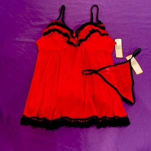 Bright red , black trim, 2 pc lounge ware